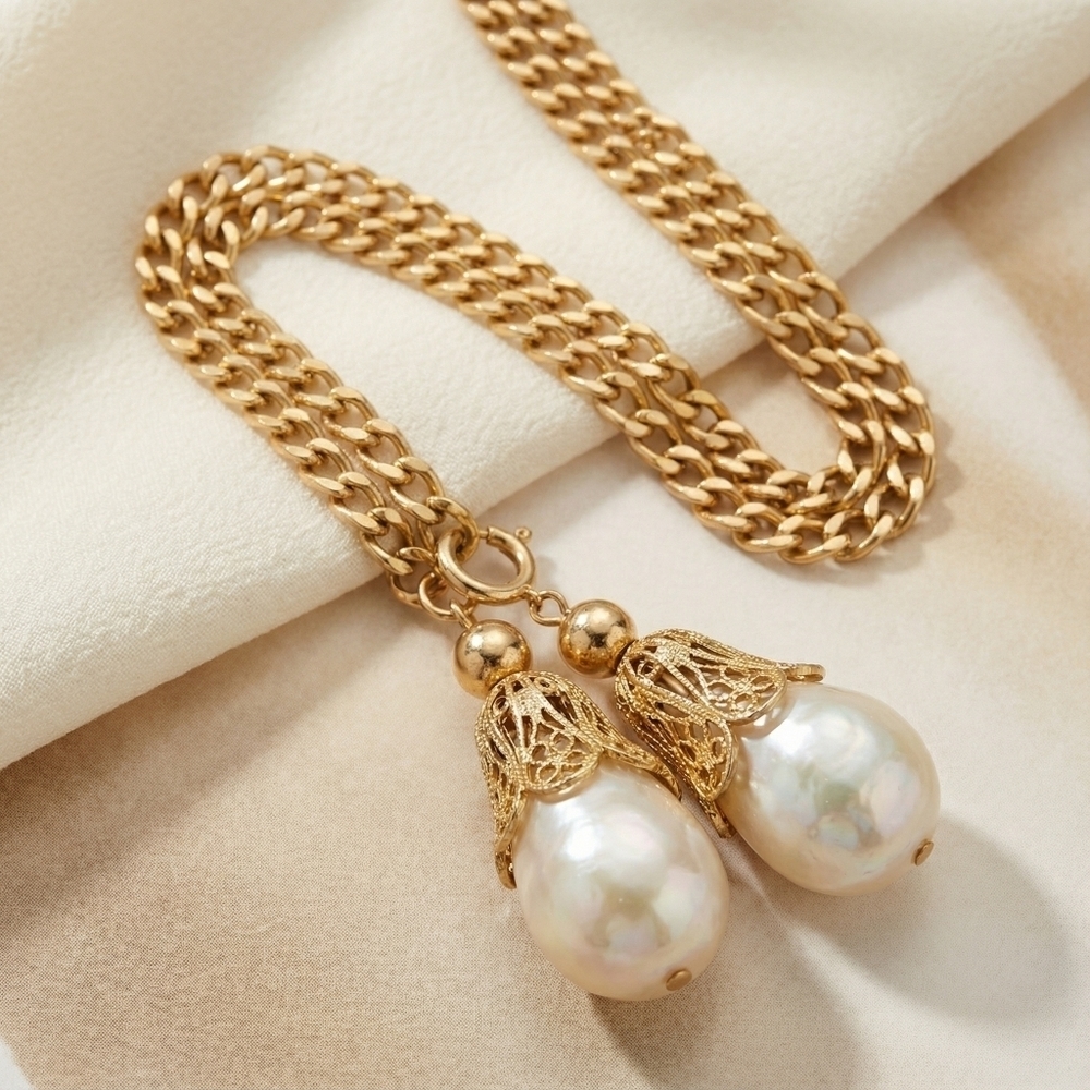 Vintage Sarah Coventry Gold Tone Baroque Pearl Lariat Necklace
